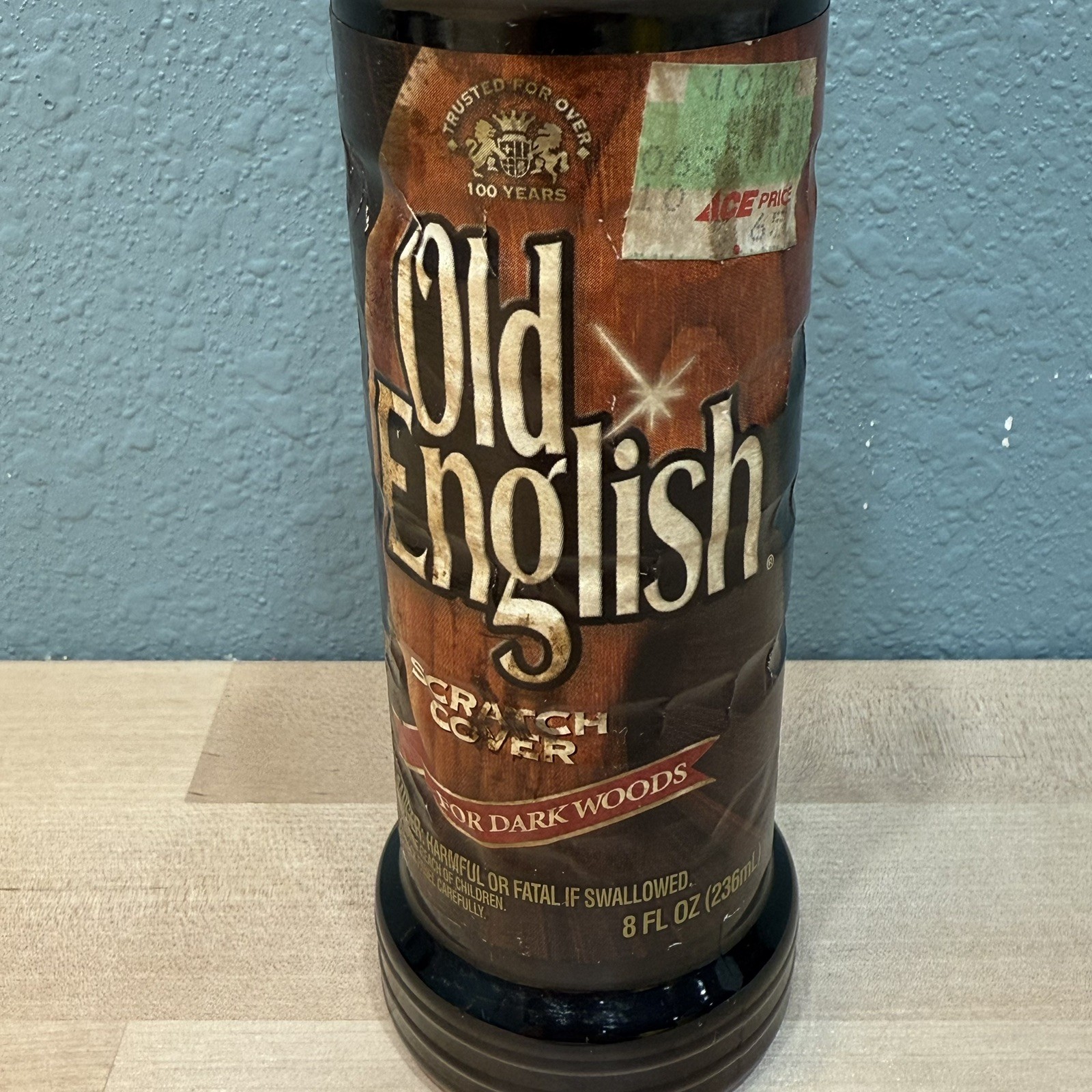 Old English Scratch Cover Vintage Red Cap for Dark Woods 8oz Bottle 95% Prop