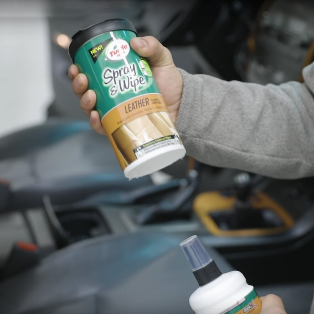 Turtle Wax Spray & Wipe Cleaner and Conditioner – Leather Detailing Wipes