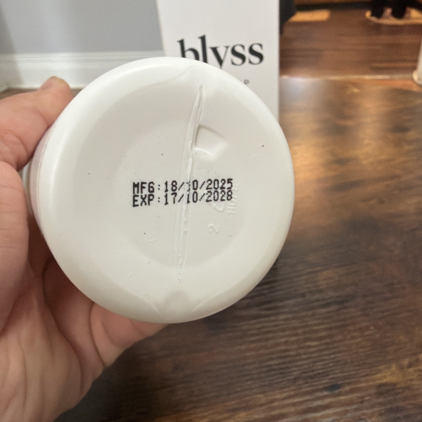 Blyss Mop Soap SunWashed Linen 16.9 Fluid Oz Expires /28 500ml New w/Damaged Box