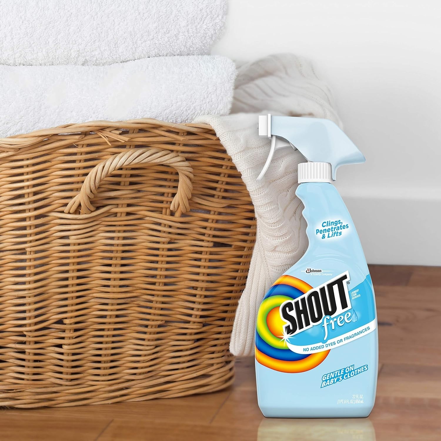 Versatile 22oz Laundry Stain Remover Spray – Tough on Stains, Gentle on Fabrics