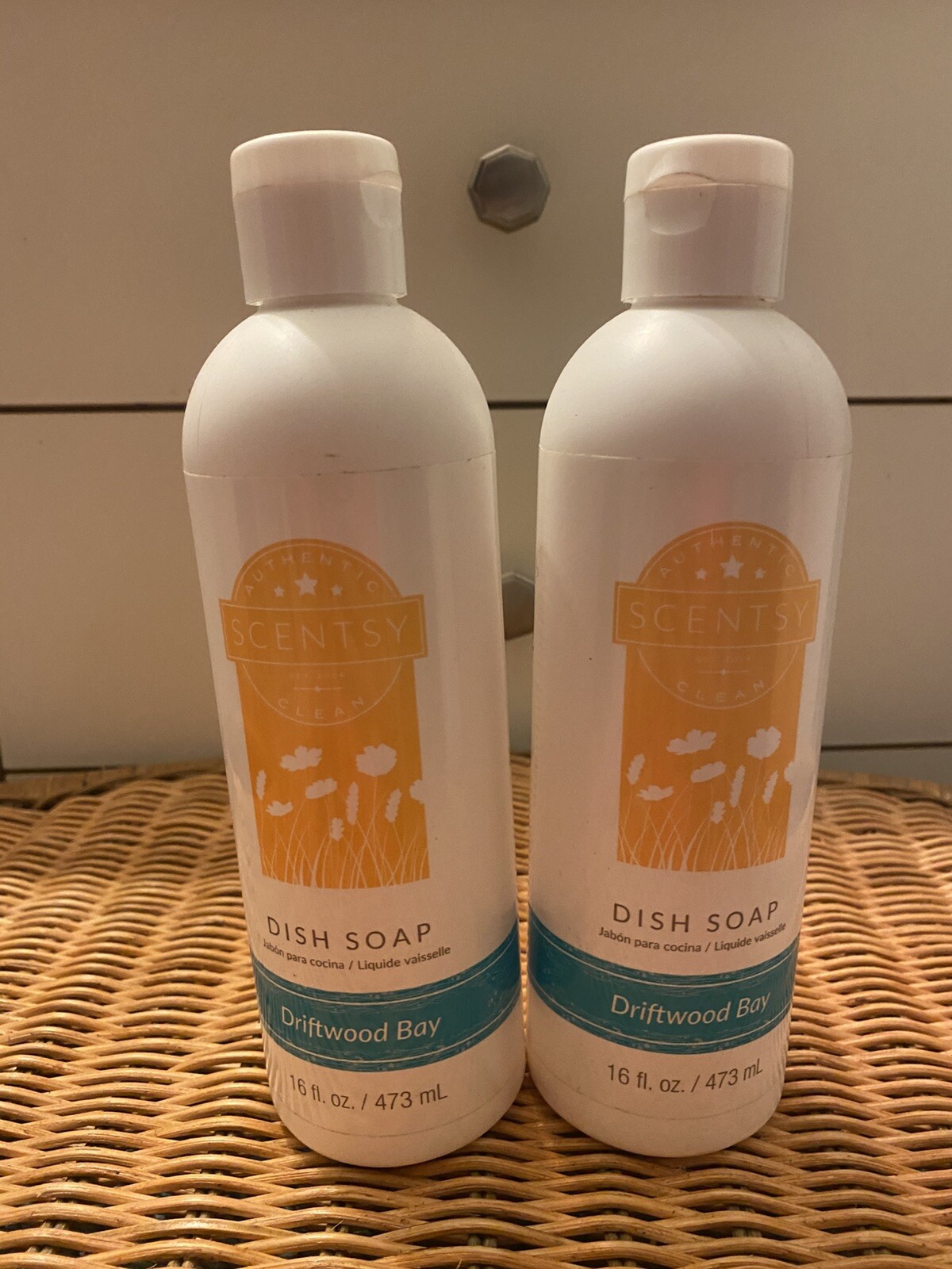 RARE Scentsy Driftwood bay Dish Soap – 16oz. – LOT OF 2 -NEW hard to find scent