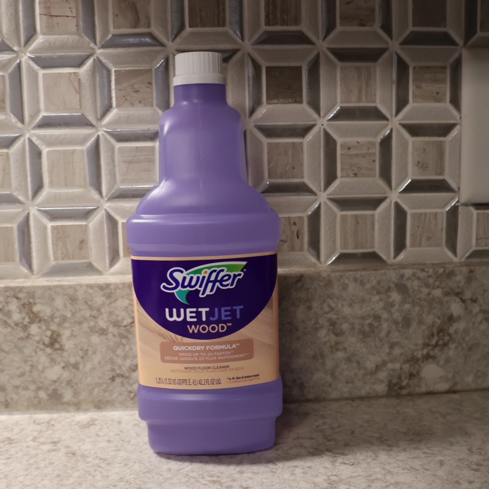 Procter & Gamble 23682 Swiffer WetJet Wood Floor Cleaner 1.25L