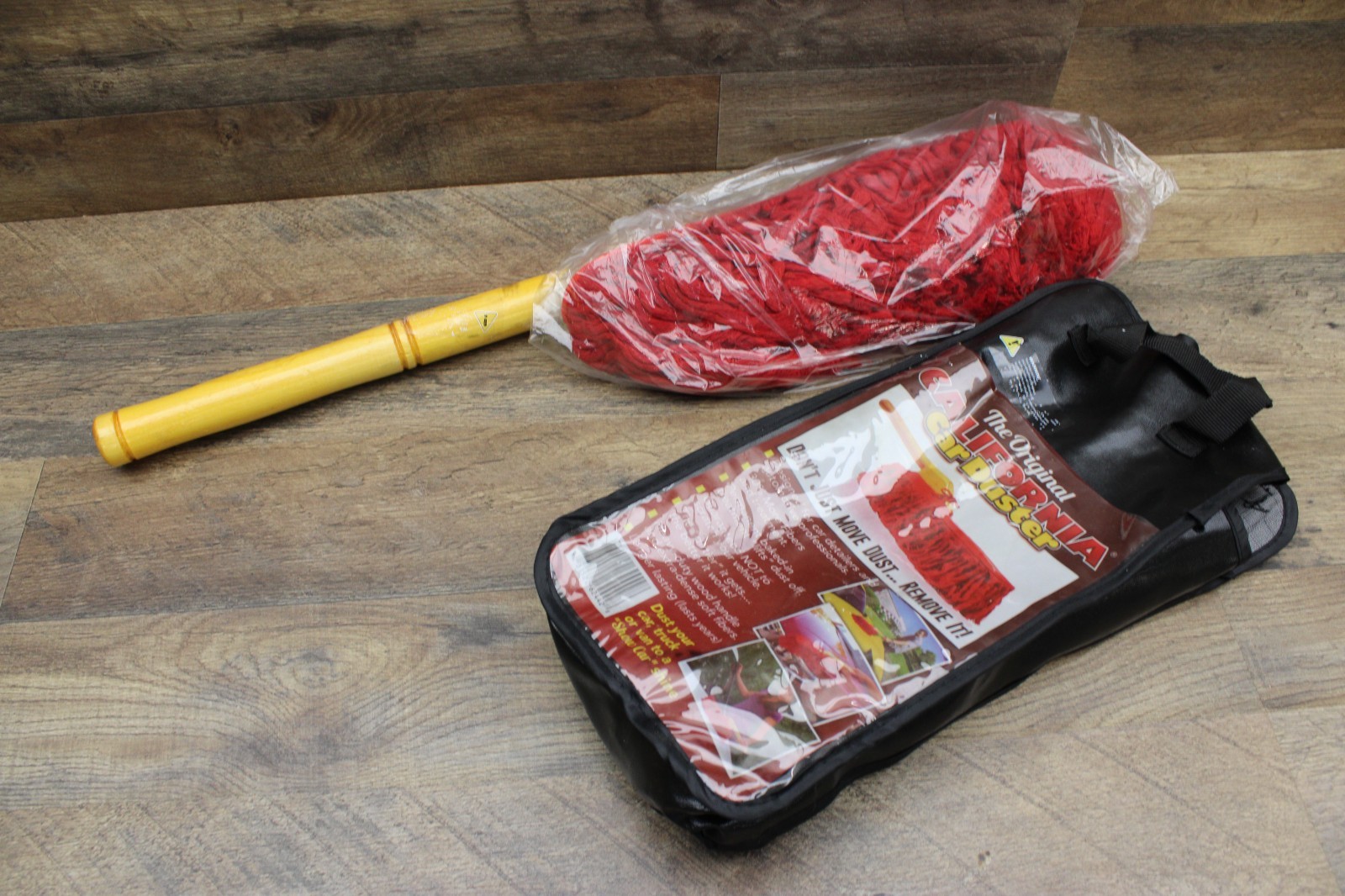 62442 Standard Car Duster with Wooden Handle,Red