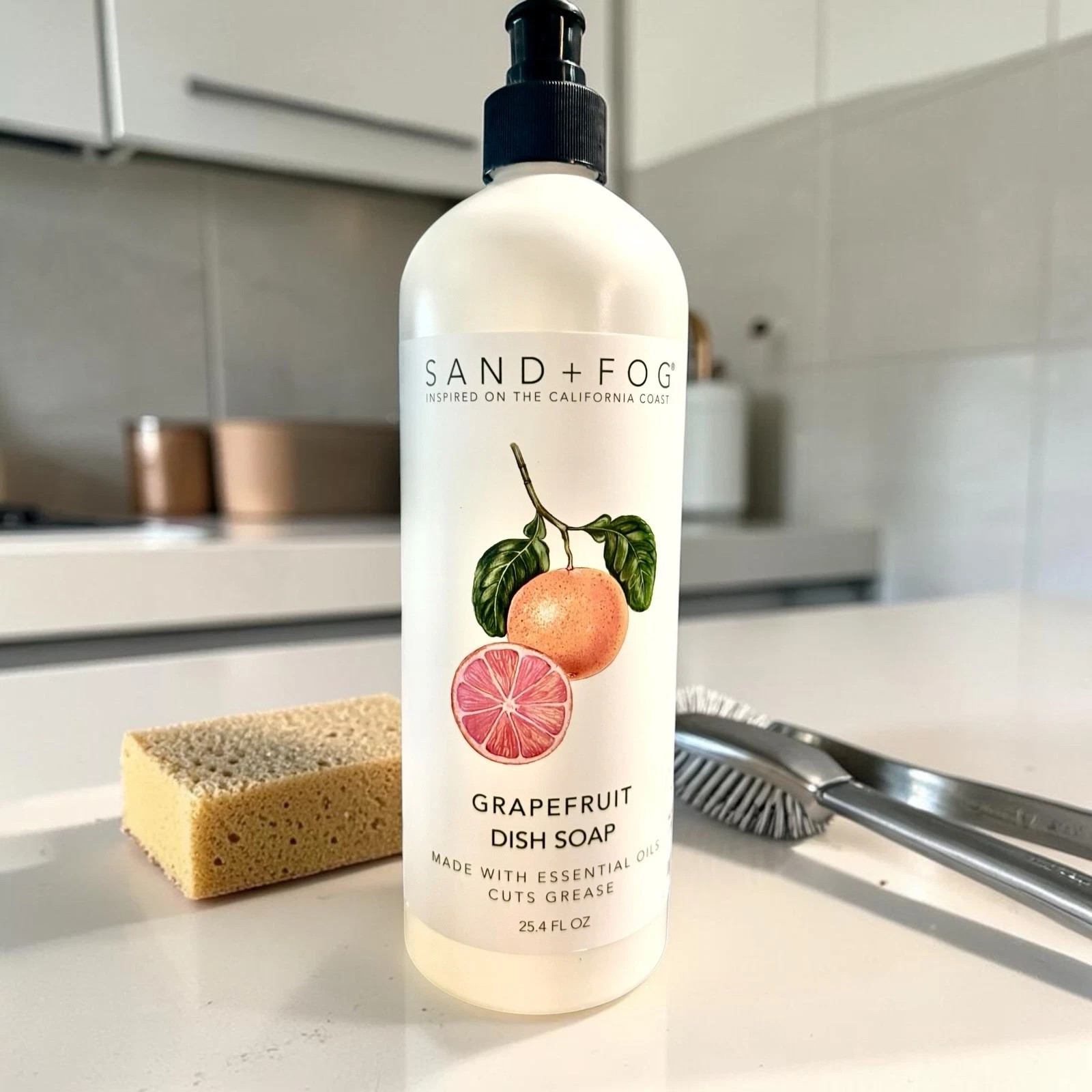 Sand + Fog Dish Soap GRAPEFRUIT 25.4 fl Oz. Pump Bottle, 03/2028 FREE SHIP