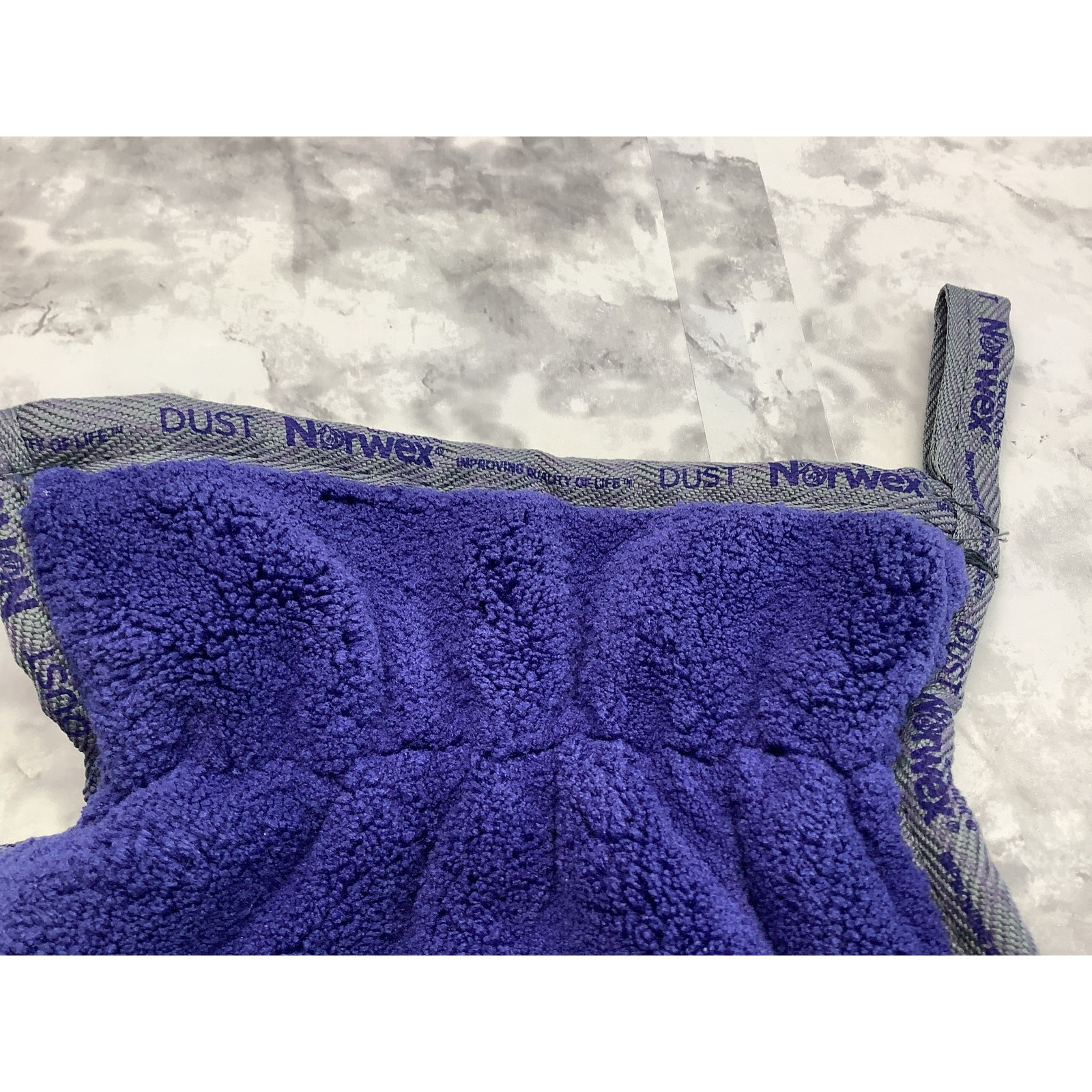 Norwex Limited Edition Navy Blue Dusting Mitt – NIP – Microfiber – BacLock