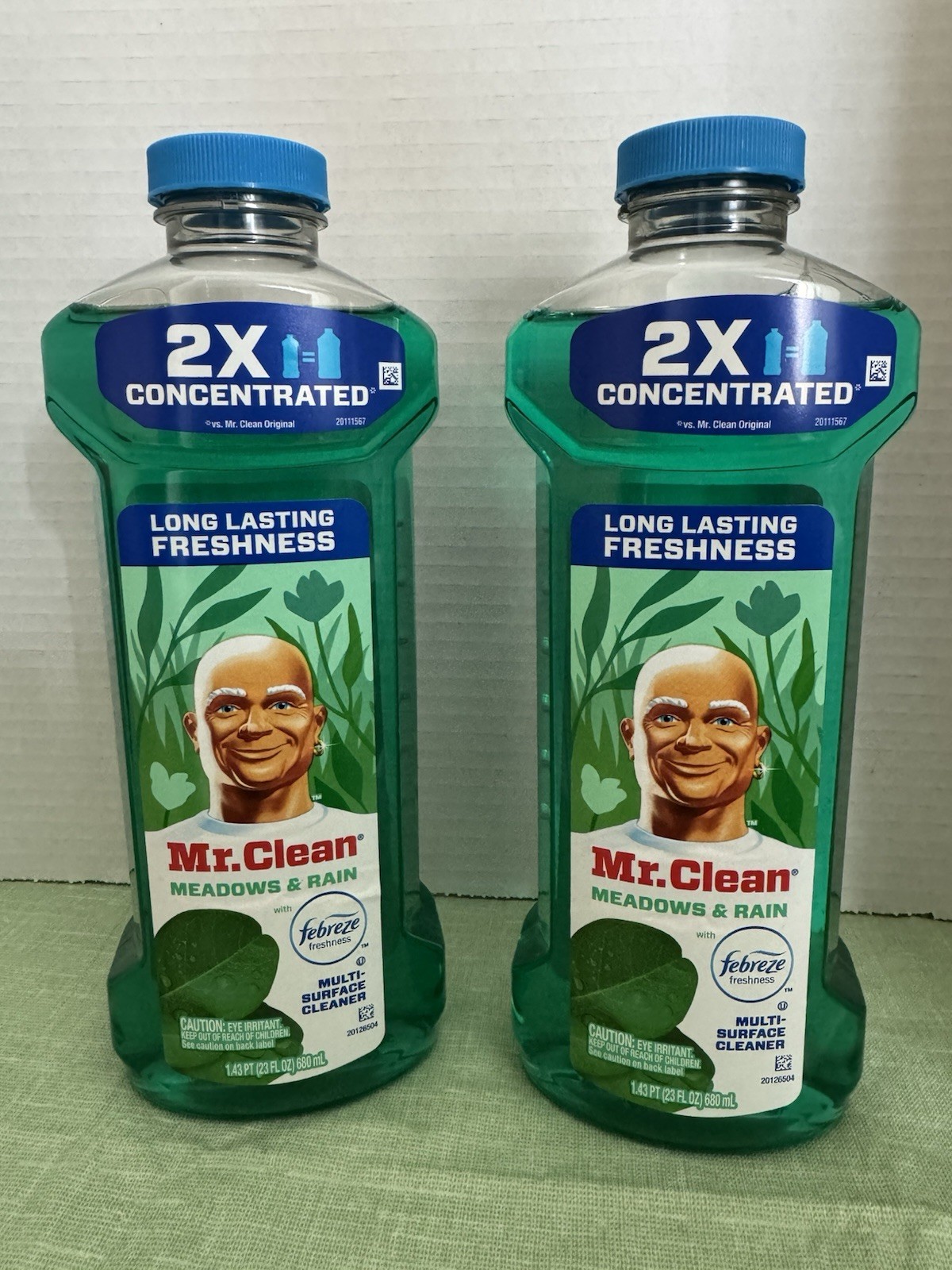 Mr Clean Multi-Surface Cleaner with Febreze Freshness 23 fl oz Pack of 2 New NIB
