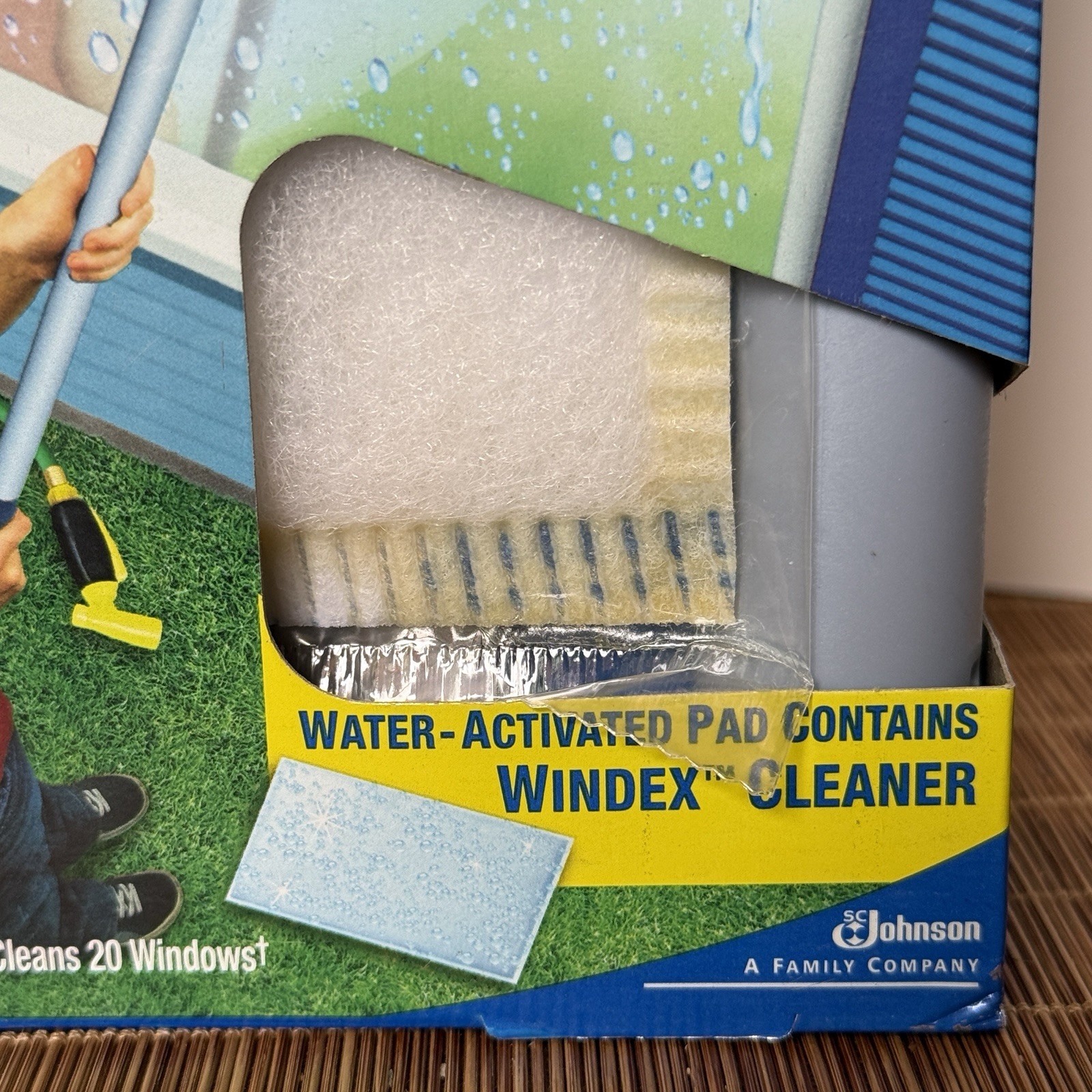 Windex Outdoor All-In-One Glass & Window Cleaner Tool Starter Kit For 20 Windows