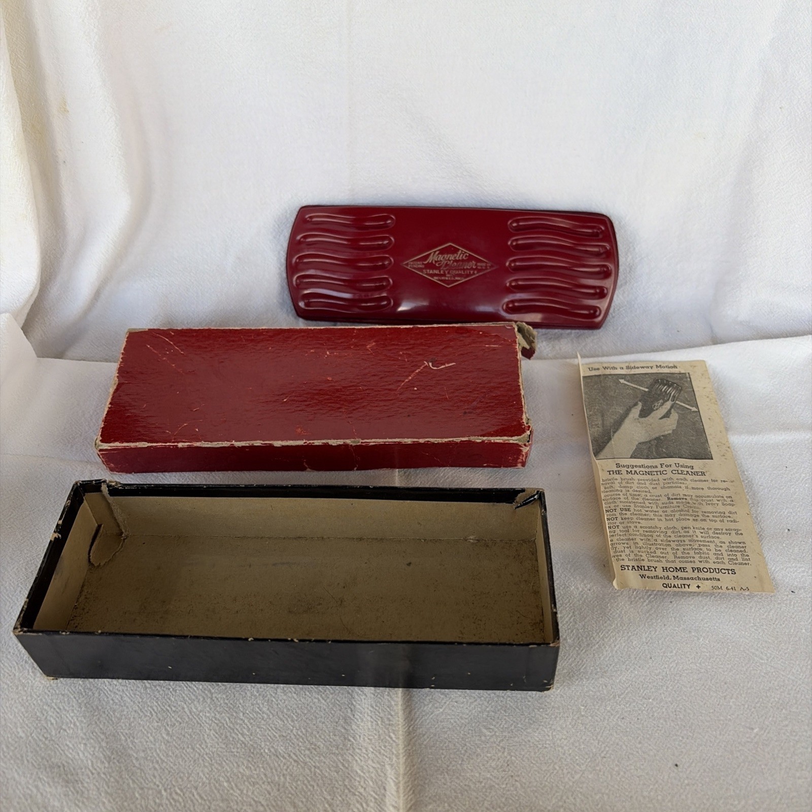 1950s STANLEY MAGNETIC CLEANER Red Black Bakelite Brush Original Box & Papers