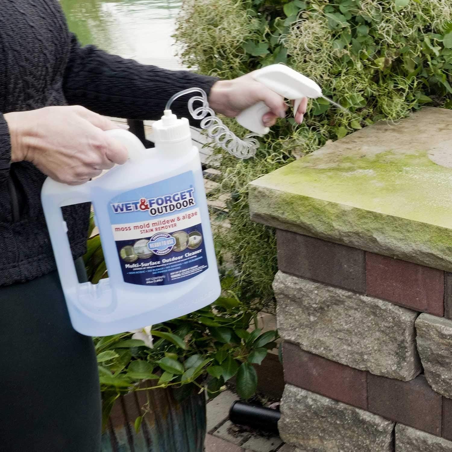 Wet & Forget Outdoor Cleaner – Ready-to-Use for Moss, Mold, Mildew & Algae
