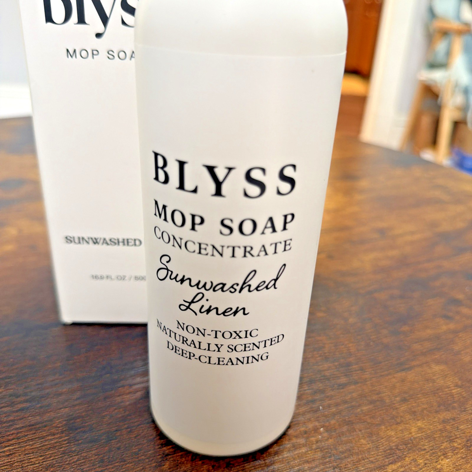 Blyss Mop Soap SunWashed Linen 16.9 Fluid Oz Expires /28 500ml New w/Damaged Box