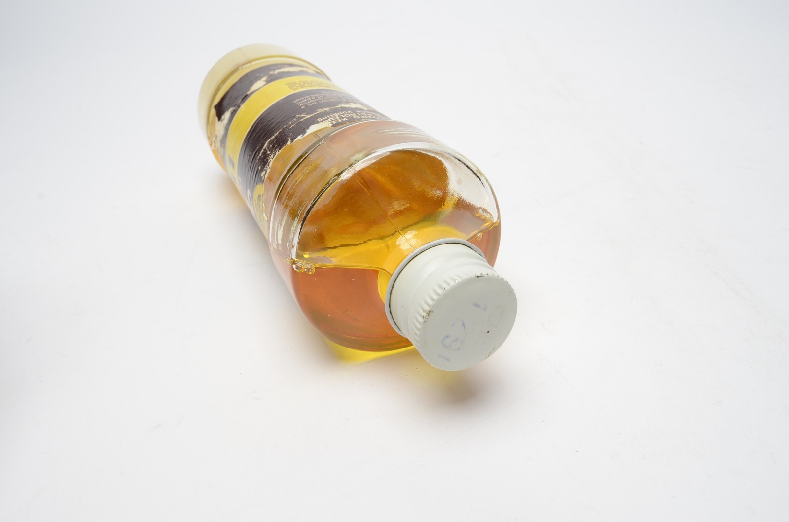 Old English Lemon Oil Furniture Polish 16 fl oz Approx 60% Full Glass Vintage