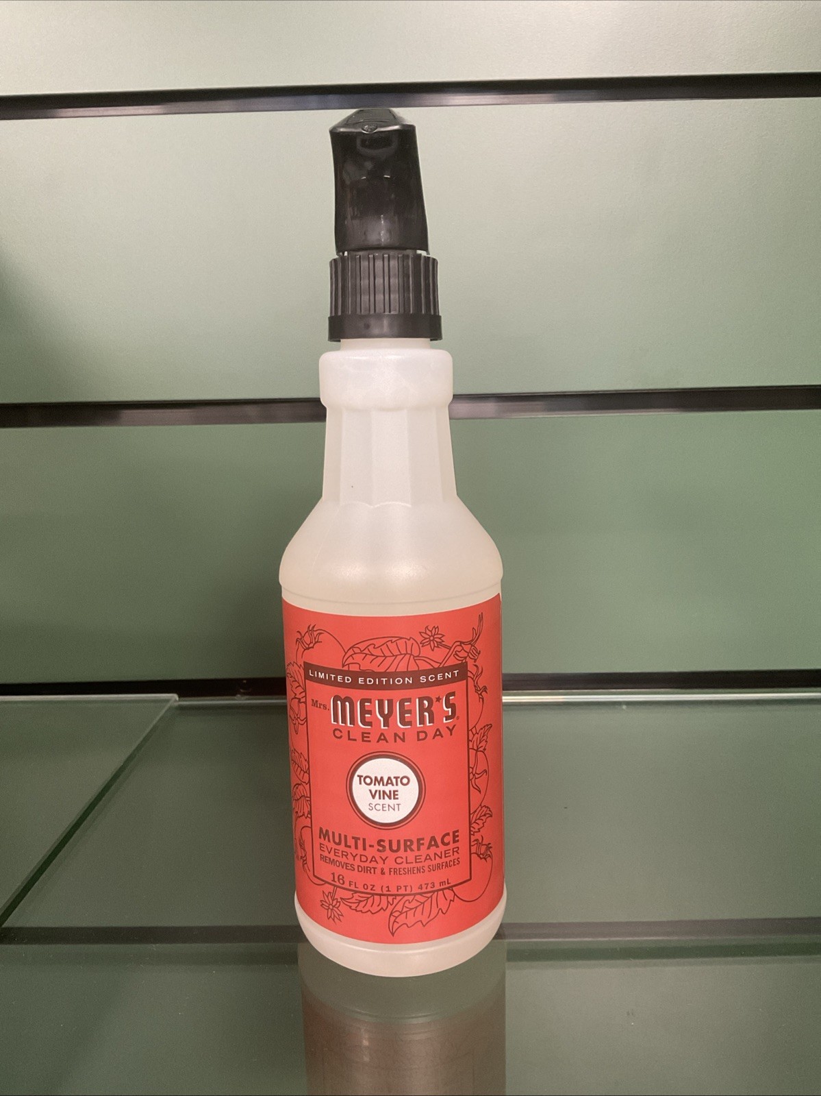 MRS. MEYER’S CLEAN DAY Multi-Surface Everyday Cleaner, Tomato Vine Scent, 16 Oun