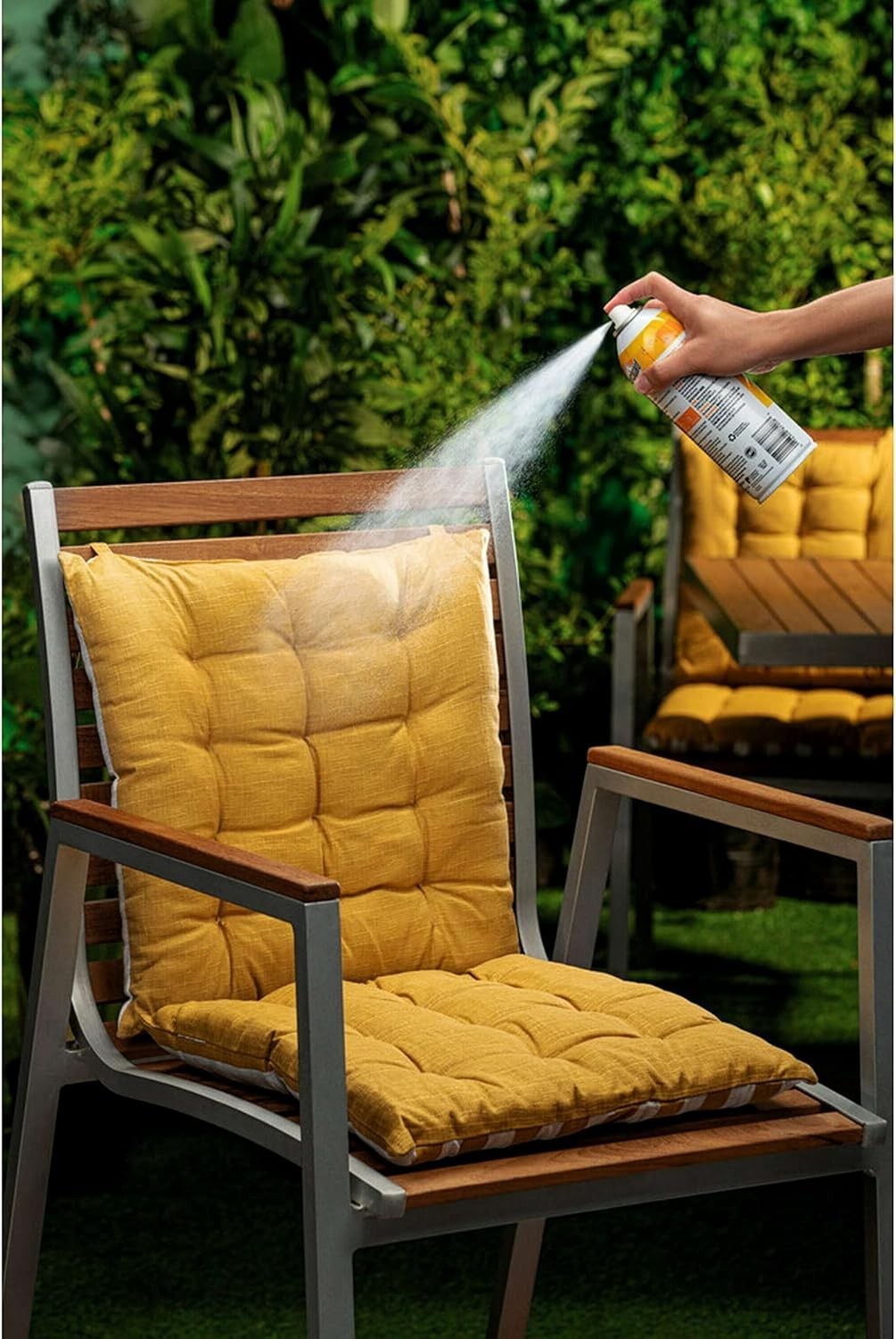 Scotchgard Outdoor Sun and Water Shield, Repels Water & Snow, 10.5 Ounces