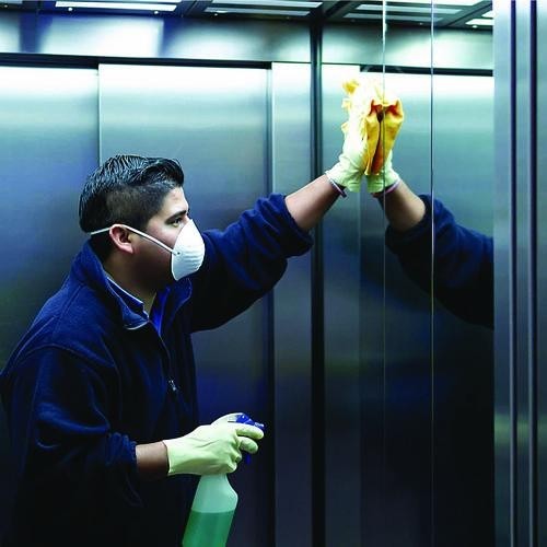 Zep Commercial Streak-Free Glass Cleaner, 1 gal Bottle