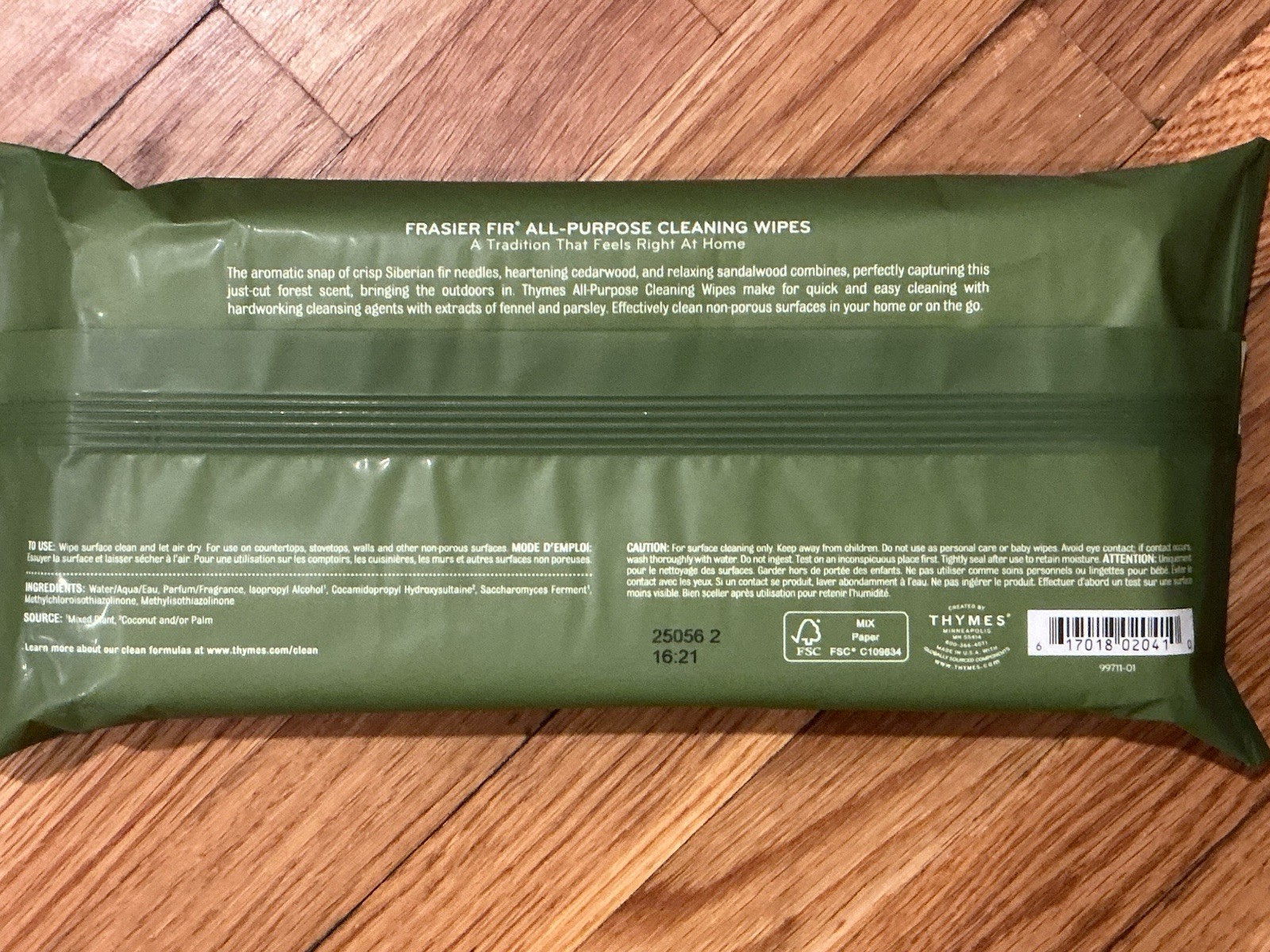 Thymes Frasier Fir Scented Cleaning Wipes – Quantity 48