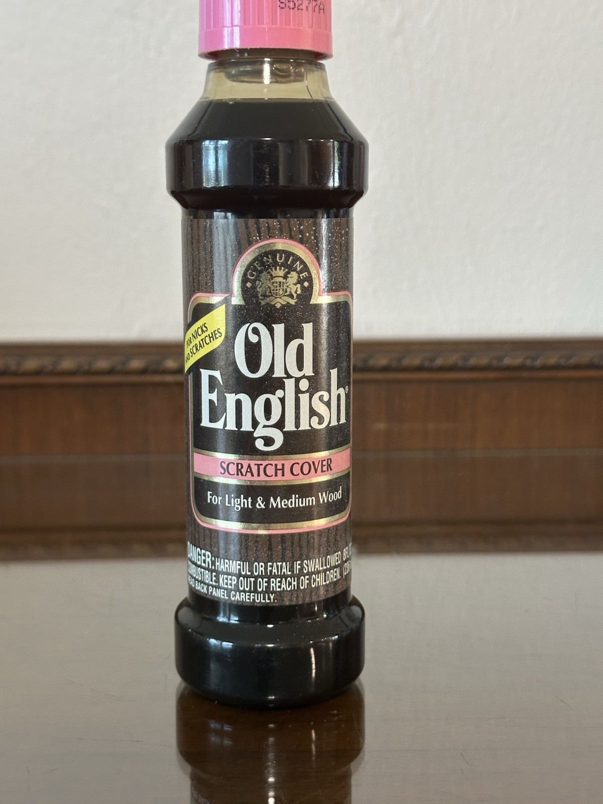 Vintage Old English Scratch Cover For Light To Medium Woods 8 oz Pink Lid