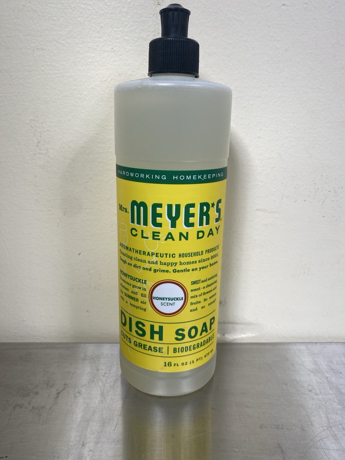 Mrs. Meyer’s Clean Day 16oz Dish Soap, Honeysuckle Scent