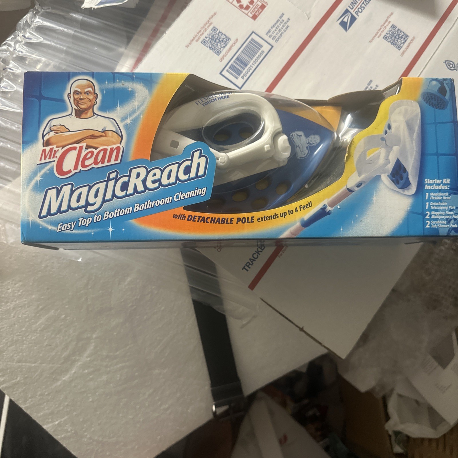 NEW Mr Clean Magic Reach All In One Cleaning Tool Starter Kit Detachable Pole