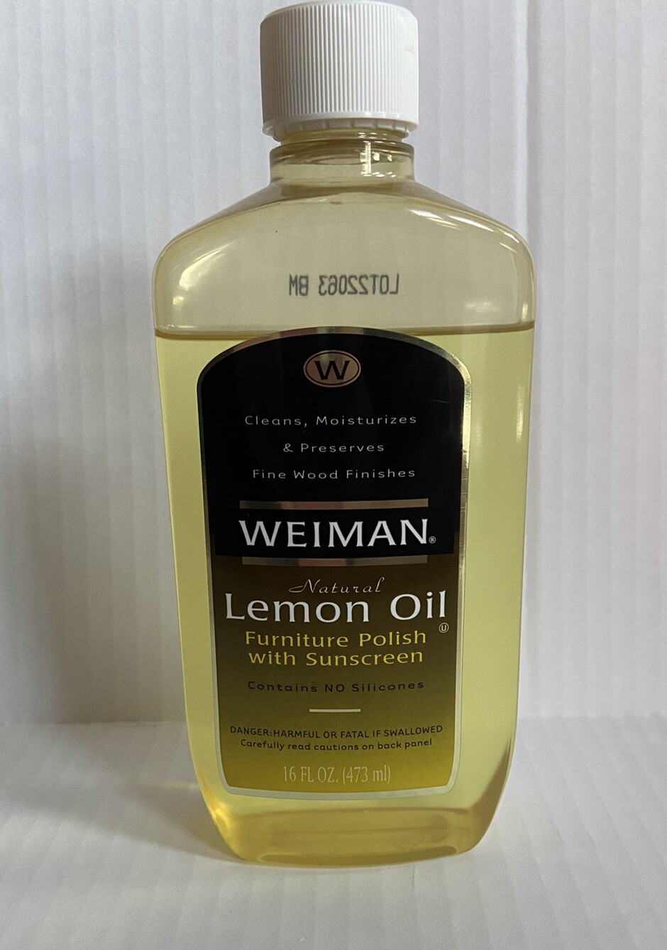 Weiman Lemon Oil Furniture Wood Polish with UV15 Sunscreen 16 Oz Bottle 90% Full