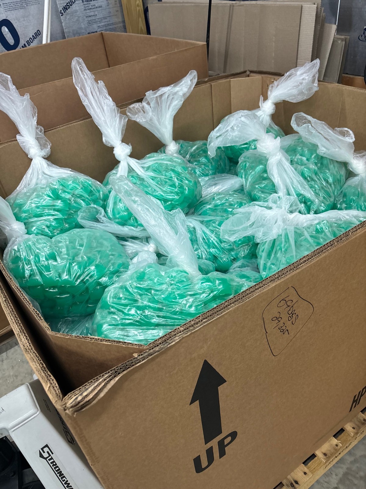 Bulk bag of gain Detergent Laundry pods/pacs approx 200 ct