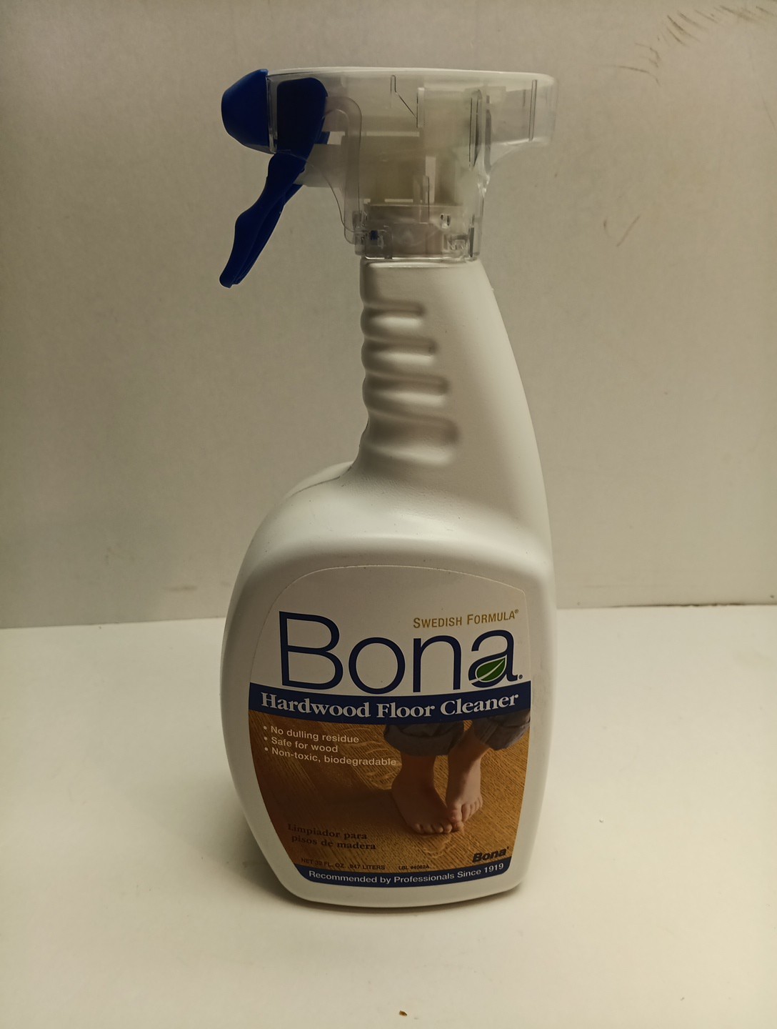 Bona Hardwood Floor Cleaner Large 32oz Spray Bottle Household Cleaning Product