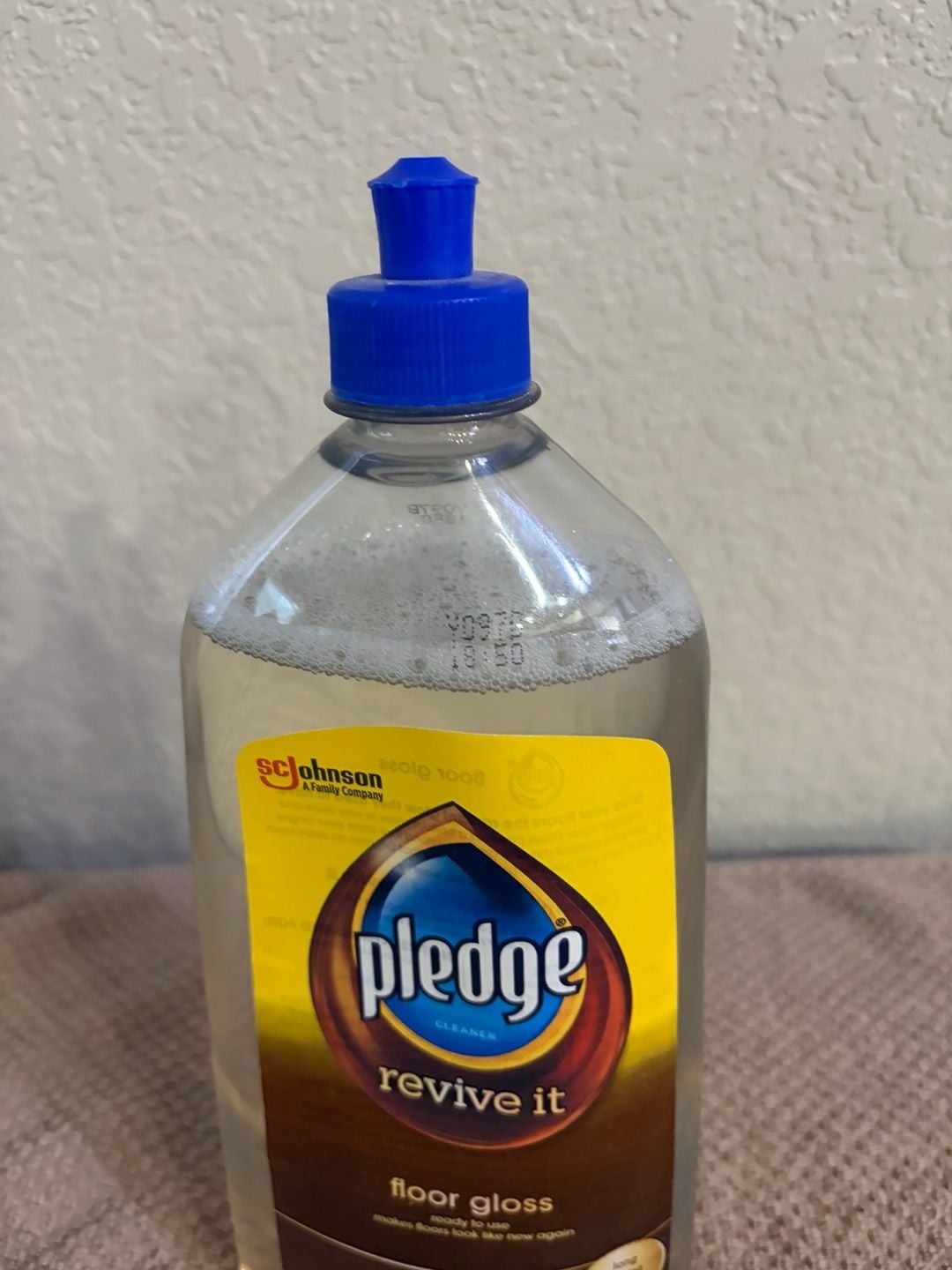 Vintage Pledge Revive It Floor Gloss Cleaner Original Scent 27 fl oz. 95% full