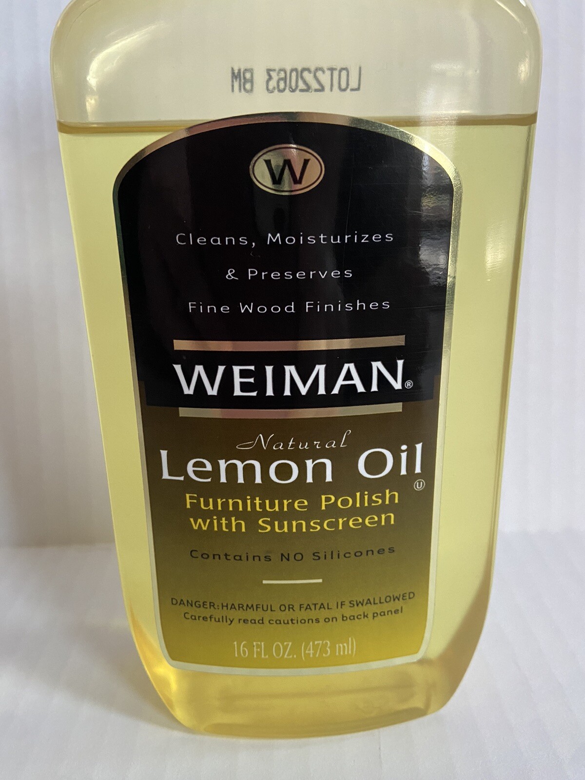 Weiman Lemon Oil Furniture Wood Polish with UV15 Sunscreen 16 Oz Bottle 90% Full