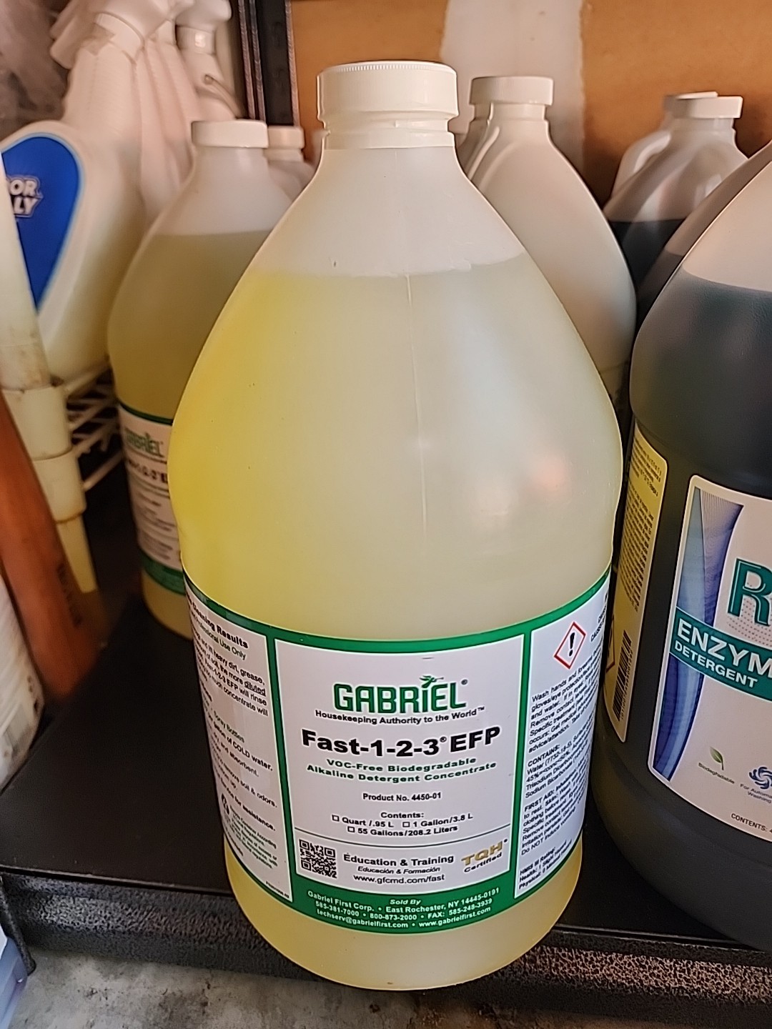 Gabriel Fast-1-2-3 EFP alkaline detergent concentrate in a 1-gallon jug