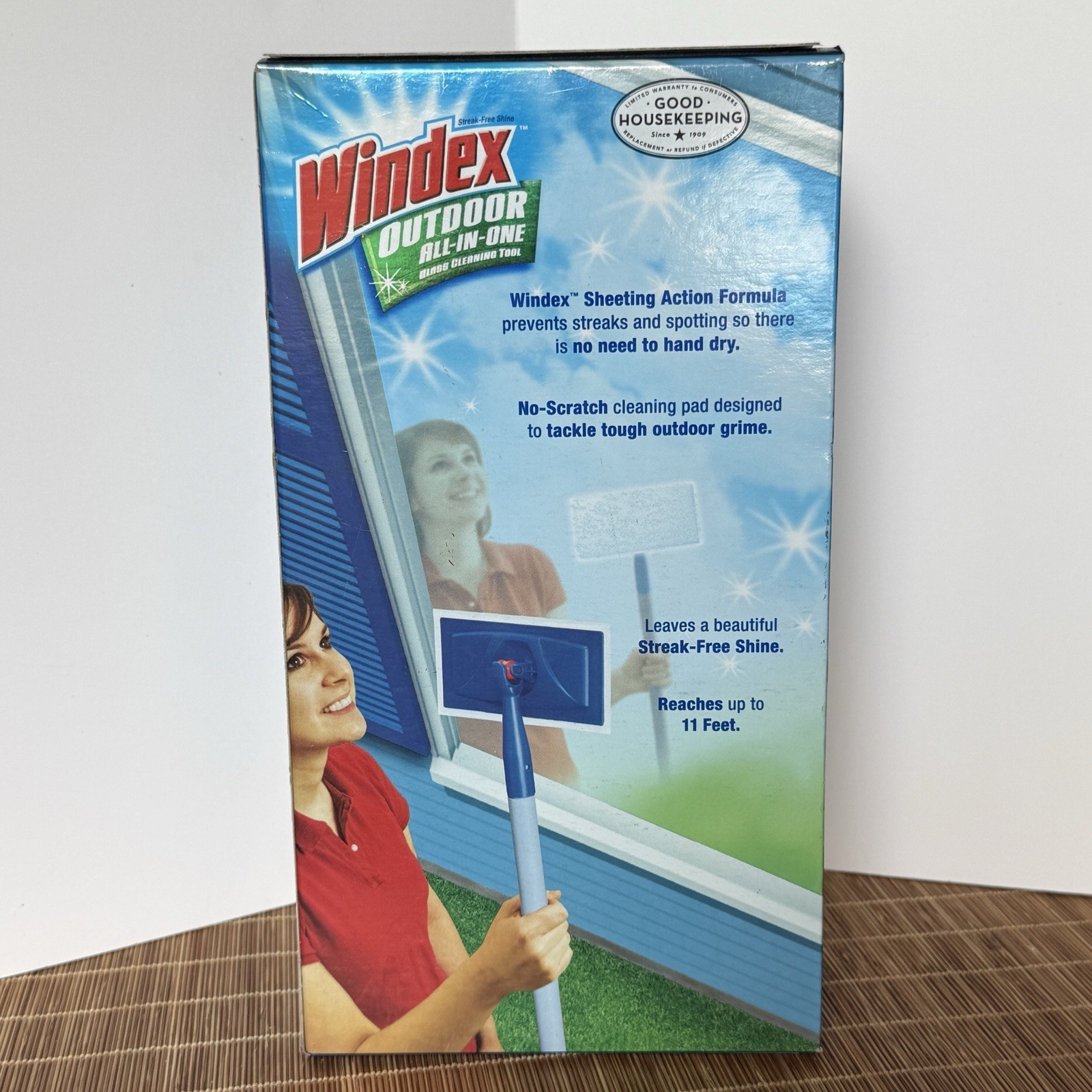Windex Outdoor All-In-One Glass & Window Cleaner Tool Starter Kit For 20 Windows