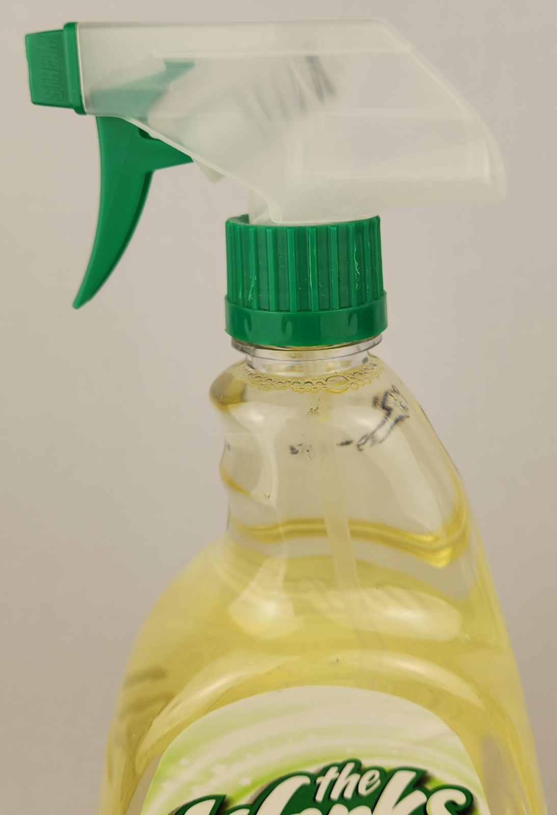 The Works Tub & Shower Cleaner Spray 32 Oz Soap Scum Rust Hard Water New HTF